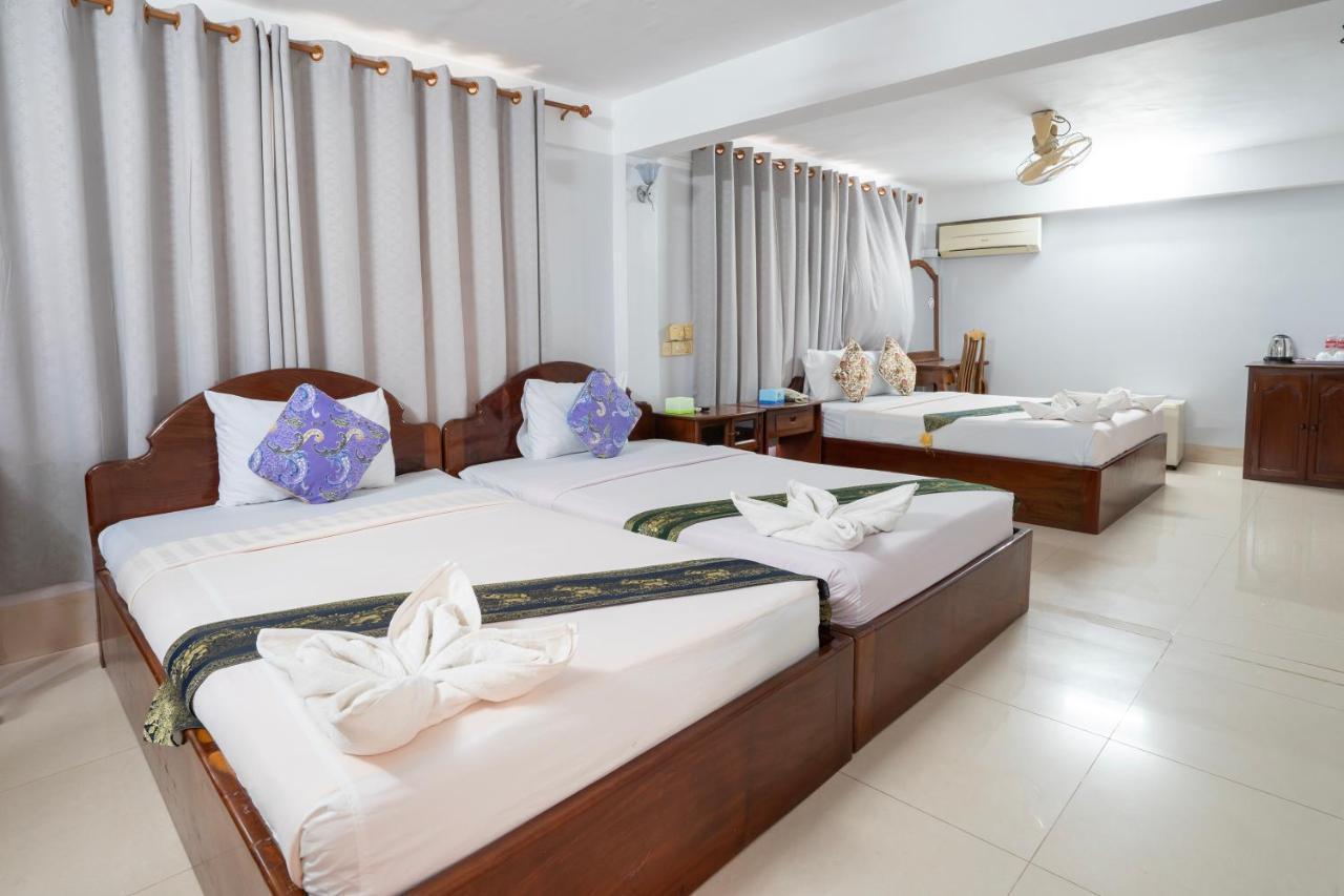 Siem Reap Riverside Hotel Exterior photo