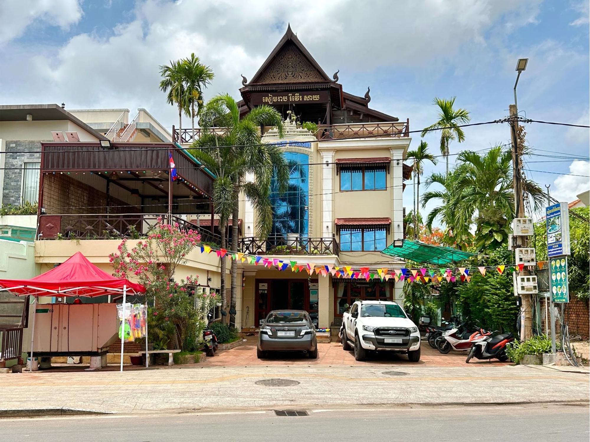 Siem Reap Riverside Hotel Exterior photo