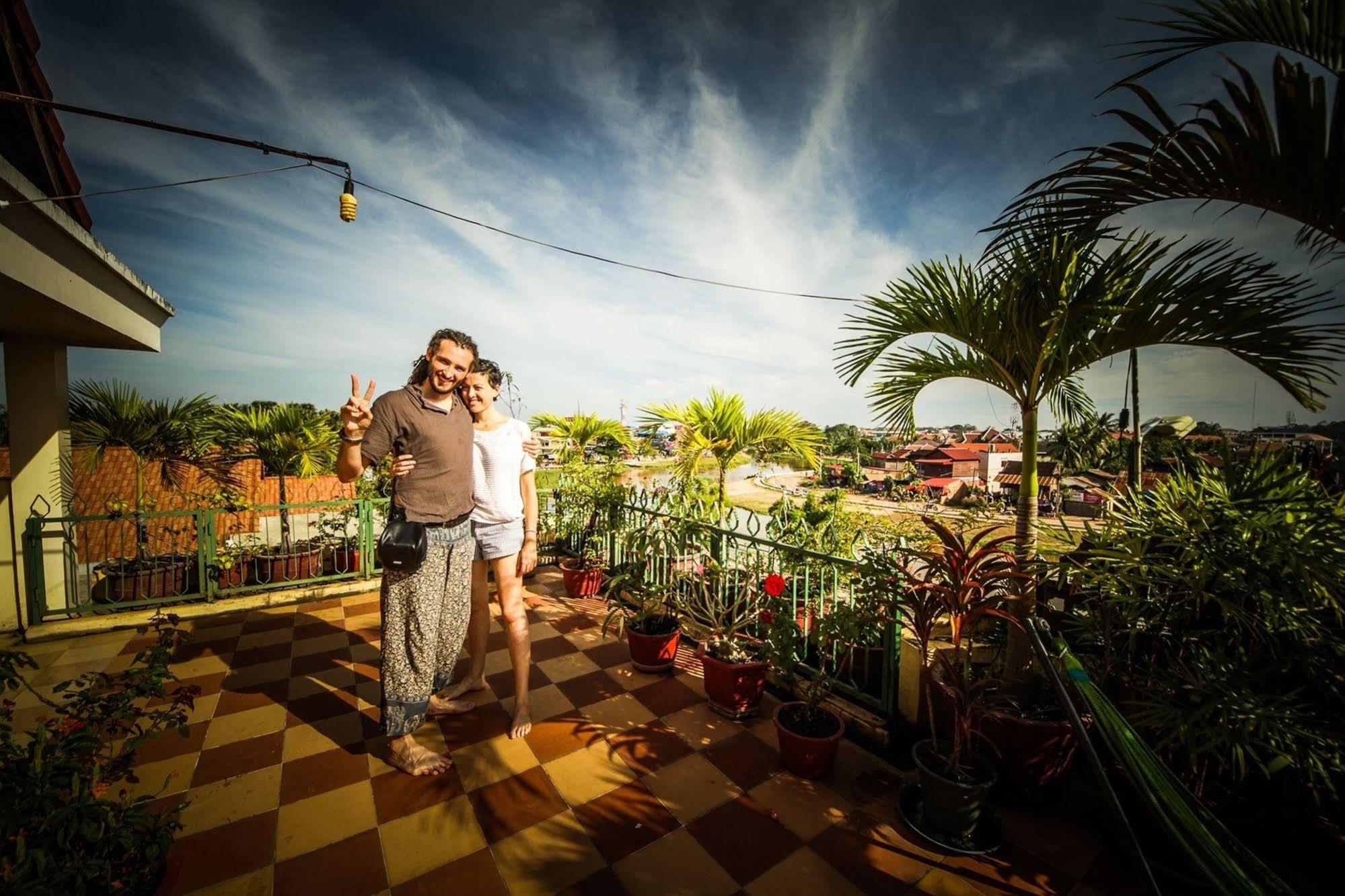 Siem Reap Riverside Hotel Exterior photo